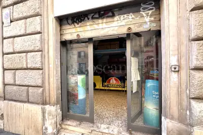 Negozio in vendita, Via Machiavelli, Roma