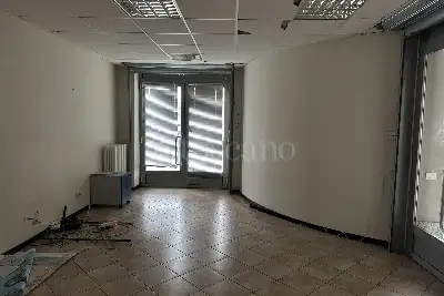 Negozio in vendita, Viale Pavia, Lodi