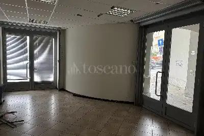 Negozio in vendita, Viale Pavia, Lodi