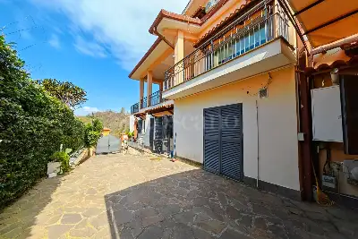 Villa Bifamiliare in vendita, Via Catullo, Ariccia