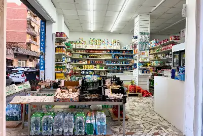 Negozio in vendita, Via Attio Labeone, Roma