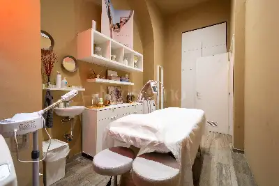 Negozio in vendita, Via Giulio Romano 21, Milano