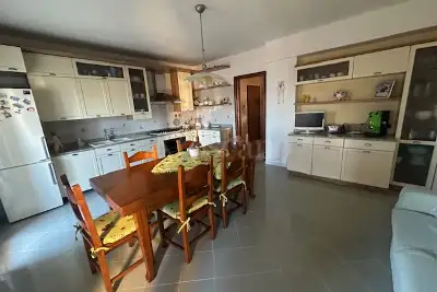 Casa in vendita, Largo Catone, Pomezia