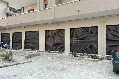 Magazzino in vendita, Viale Abramo Lincoln, Caserta