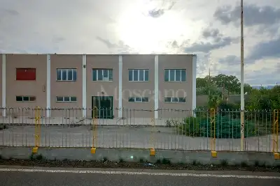 Capannone in vendita, Strada Statale 131, Sestu