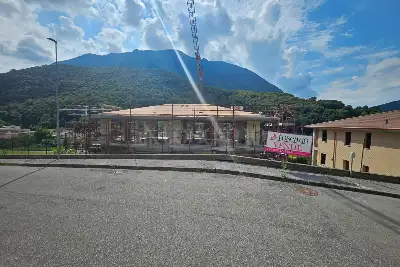 Casa in vendita, Via Rasile, Caino