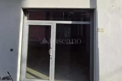 Negozio in vendita, Via IV Novembre, Loreto Aprutino