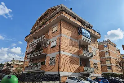 Casa in affitto, Via di Val Favara, Roma