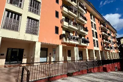 Negozio in affitto, Via Italo de Feo, Avellino