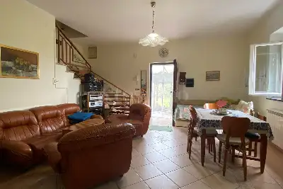 Villino a Schiera in vendita, Contrada Villa Simeoni, Laureana Cilento