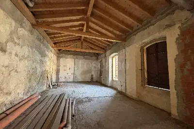 Casa Indipendente in vendita, Via Foscolo, Erba
