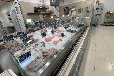 Negozio in vendita, Piazza San Francesco, Bollate