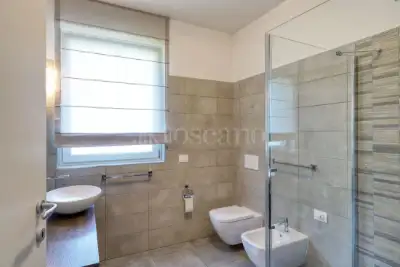 Villa Bifamiliare in vendita, Viale Ernesto Thomas, Brusimpiano