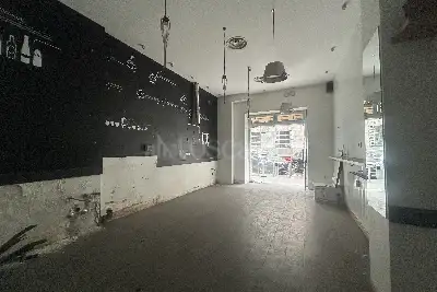 Negozio in vendita, Via Luciano Manara 7, Milano