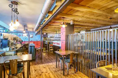 Negozio in vendita, Viale Dante Alighieri, Luino