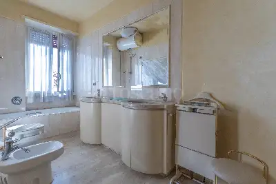 Casa in vendita, Via Giovanni Pascoli, Milano