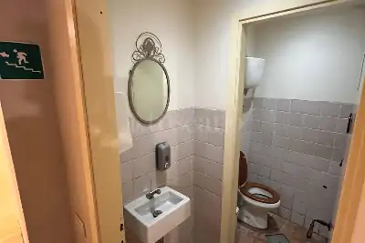 Attività Commerciale in vendita, Via dei Termini, Siena