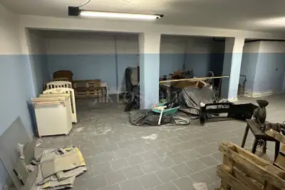 Magazzino in vendita, Via Pasquale Fiore, Bari