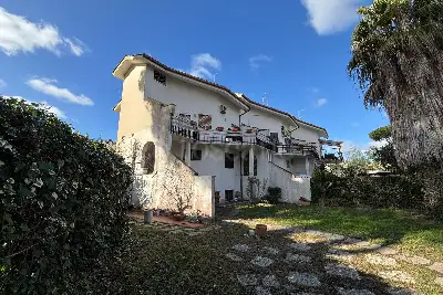 Casa in vendita, via Lisippo, Roma