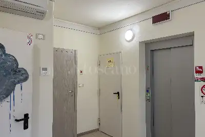 Stabile Uso Ufficio in vendita, Via Santa Gonda, Prato