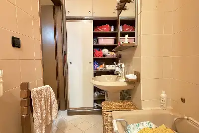 Casa in vendita, Milano via Bellarmino, Milano