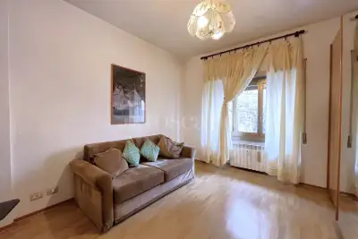 Casa in vendita, Via Caprese, Roma