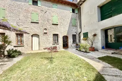 Villa in vendita, Strada Pille, Monzambano