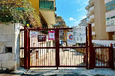 Box in vendita, Via dei Savorelli, Roma