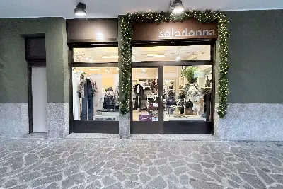 Negozio in vendita, Via Fratelli Fraschini n. 2, Milano
