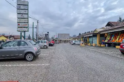 Negozio in vendita, Via Statale, Marchirolo