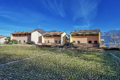 Casa in vendita, Via Casamora, Cuasso al Monte
