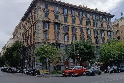 Negozio in affitto, Piazza Cola di Rienzo, Roma