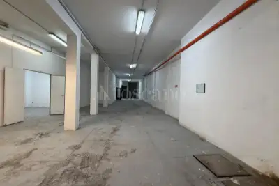 Magazzino in vendita, Via Arturo Graf, Palermo