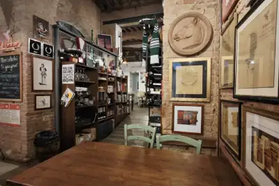 Attività Commerciale in vendita, Via Camollia, Siena