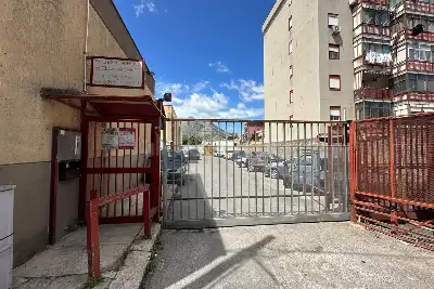 Negozio in affitto, Via Anapo, Palermo
