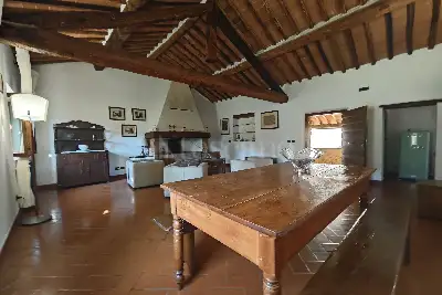 Casale in vendita, Strada di  Barigiano, Sovicille