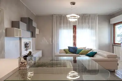 Casa in vendita, Via Martiri Di Pietransieri 8, Pescara