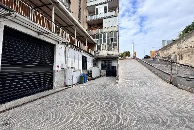 Magazzino in affitto, Viale Vittorio Veneto, Catania