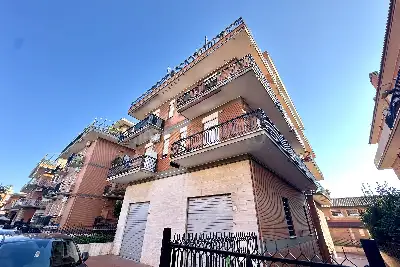 Casa in vendita, Via ponte buggianese , Roma