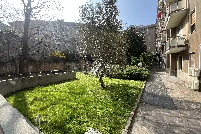 Box in vendita, Via Francesco Carlini, Milano