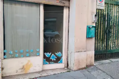 Negozio in vendita, Via Eleonora d'Arborea, Roma