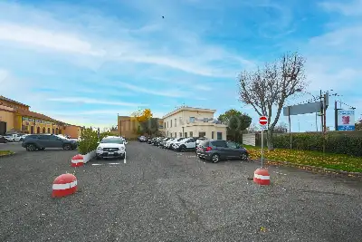 Stabile Uso Ufficio in vendita, Via Tiburtina , Roma