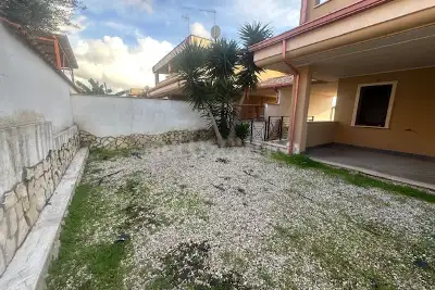 Villa Bifamiliare in vendita, via delle viole, Pomezia