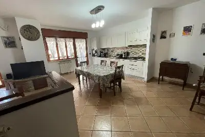 Casa in vendita, Via Pietro Nenni, Pomezia