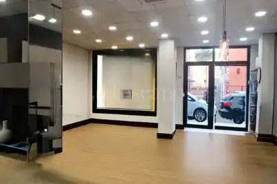 Negozio in vendita, Via Francesco Arese, Roma