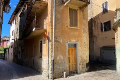 Casa in vendita, Via Vaglio, Marchirolo