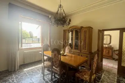 Casa Indipendente in vendita, Via dell'Alloro, Prato