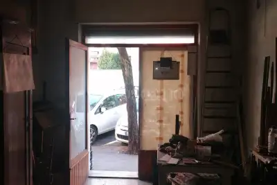 Negozio in vendita, Via di Santa Maria Goretti, Roma