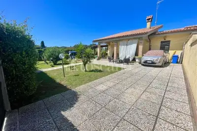 Villino a Schiera in vendita, Via Col Vento, Anzio