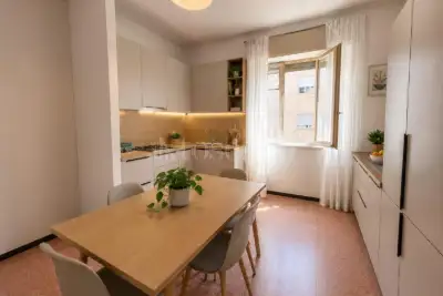 Casa in vendita, Via Antonio Carnevali, Milano